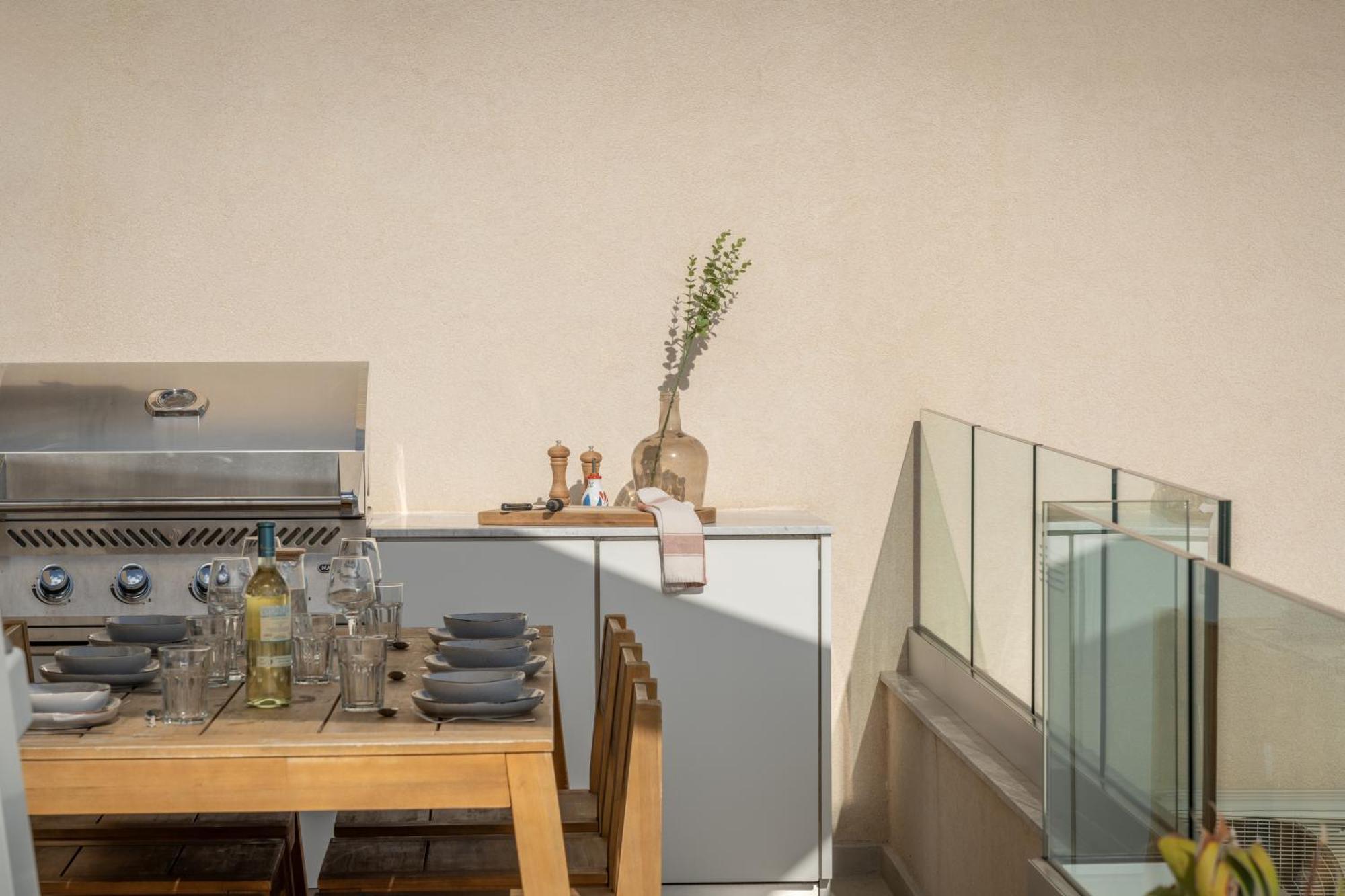 2br Luxury Penthouse And Apartment, Each With A Terrace, Private Pool And Valletta Views Apartment