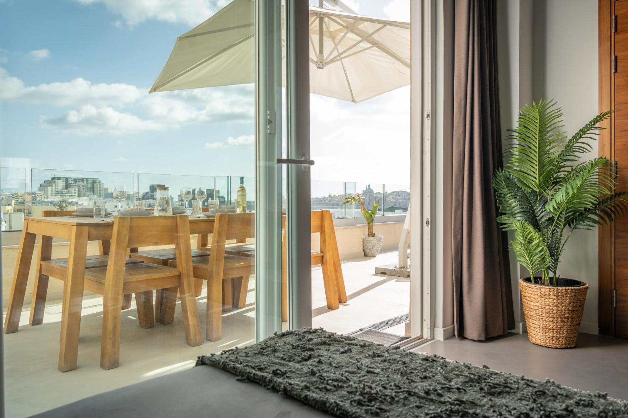 2br Luxury Penthouse And Apartment, Each With A Terrace, Private Pool And Valletta Views *