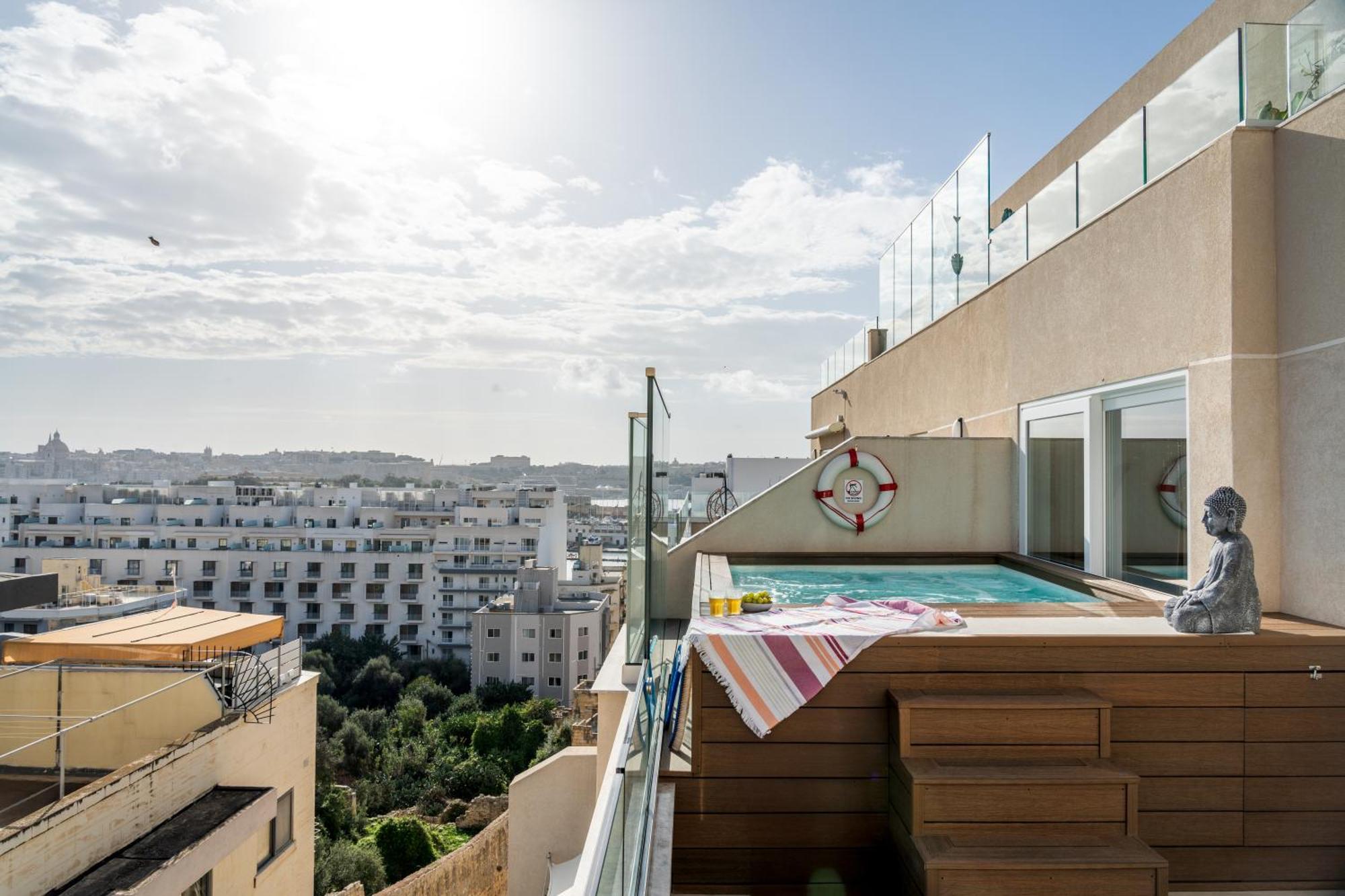 Apartment 2br Luxury Penthouse And Apartment, Each With A Terrace, Private Pool And Valletta Views