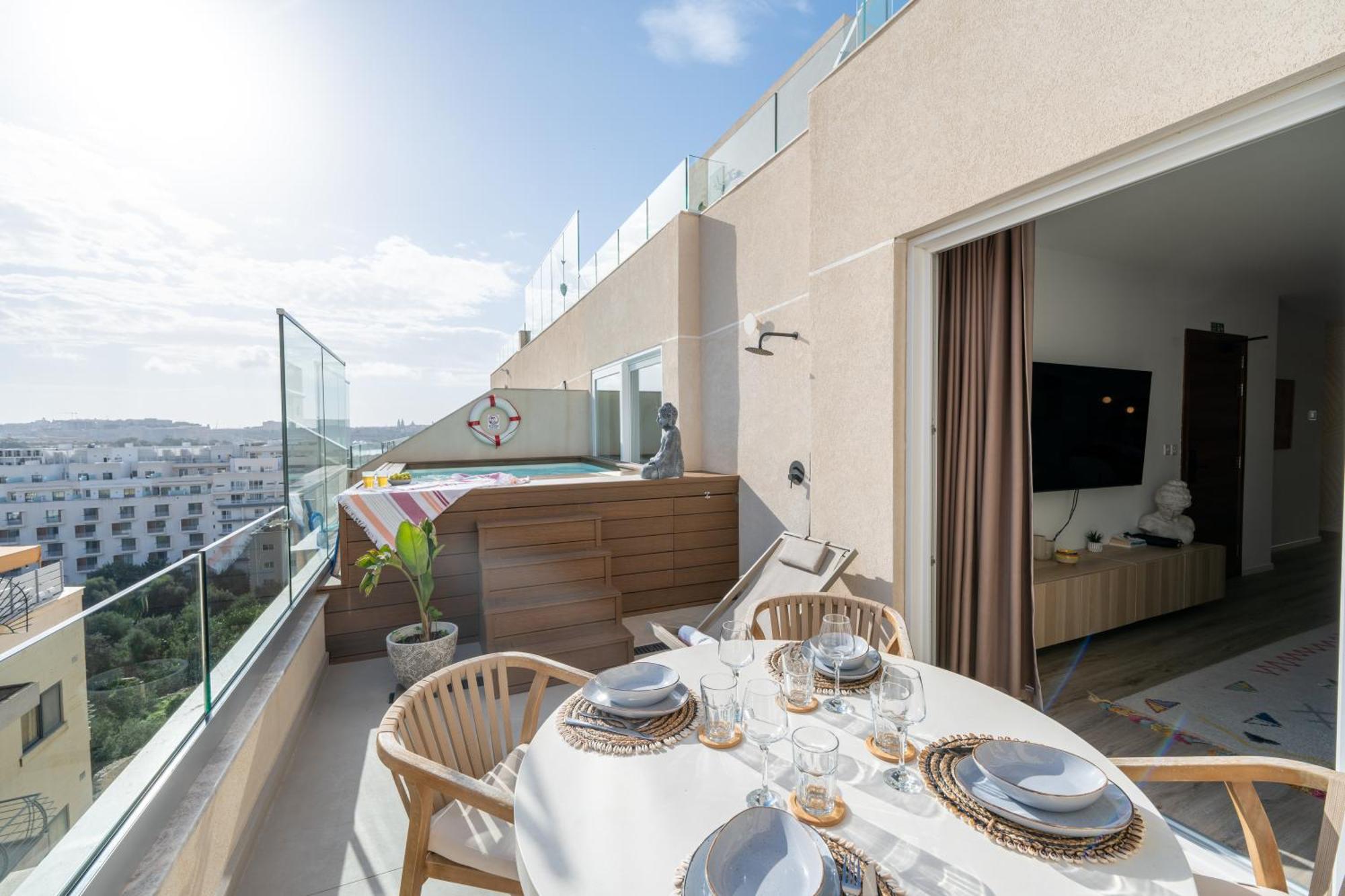Apartment 2br Luxury Penthouse And Apartment, Each With A Terrace, Private Pool And Valletta Views Sliema