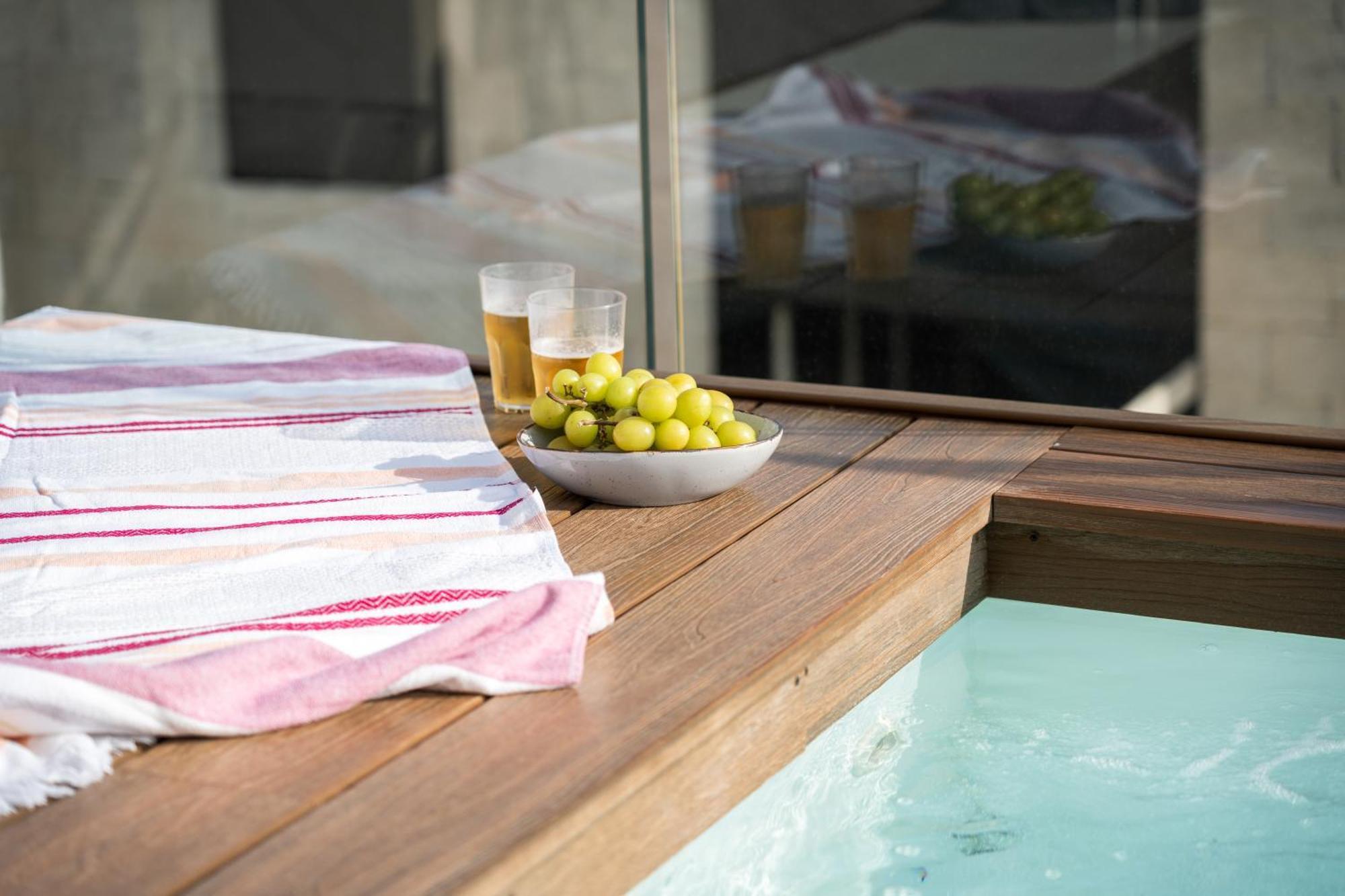 Apartment 2br Luxury Penthouse And Apartment, Each With A Terrace, Private Pool And Valletta Views *
