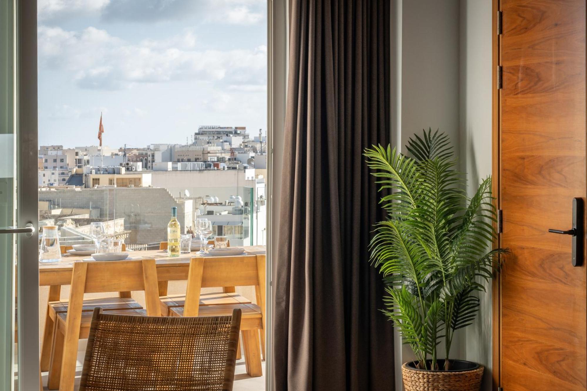 2br Luxury Penthouse And Apartment, Each With A Terrace, Private Pool And Valletta Views *